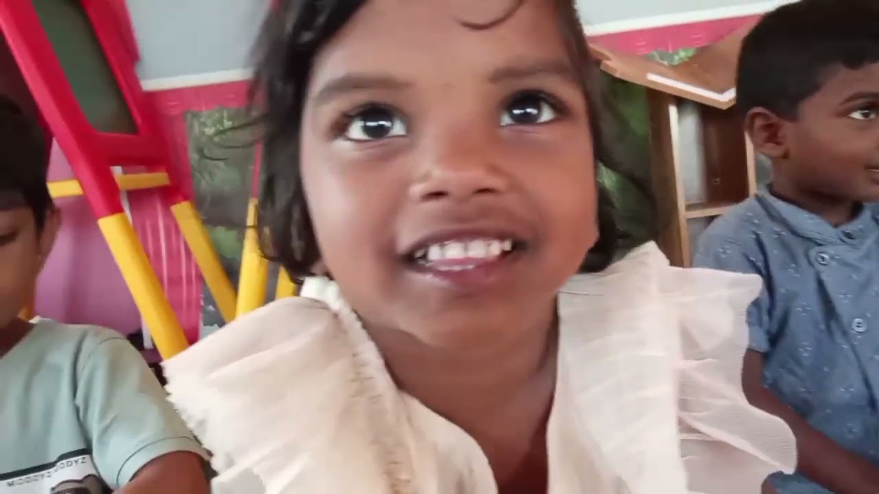 എന്തറിയാം ( തീം വാഹനം )
