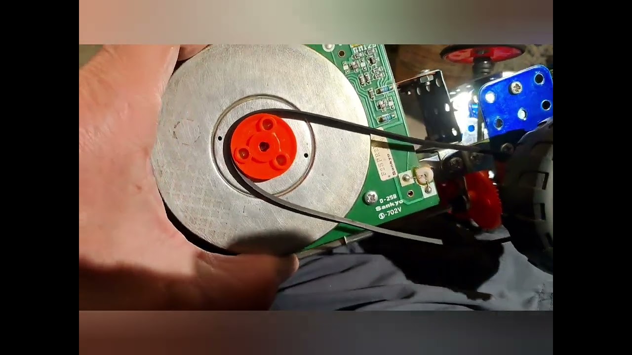 Floppy drive Meccano car