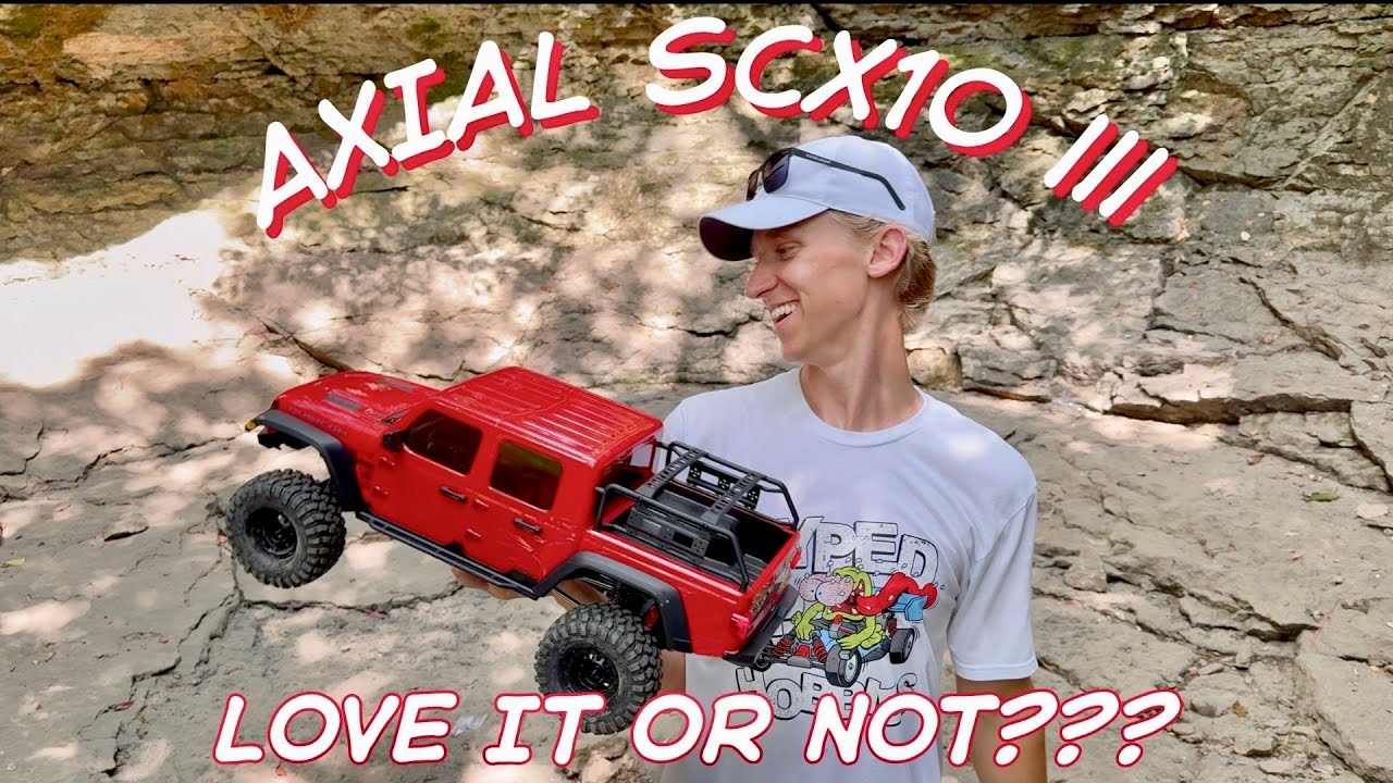 Axial SCX10 lll Jeep JT Gladiator Crawling Action!