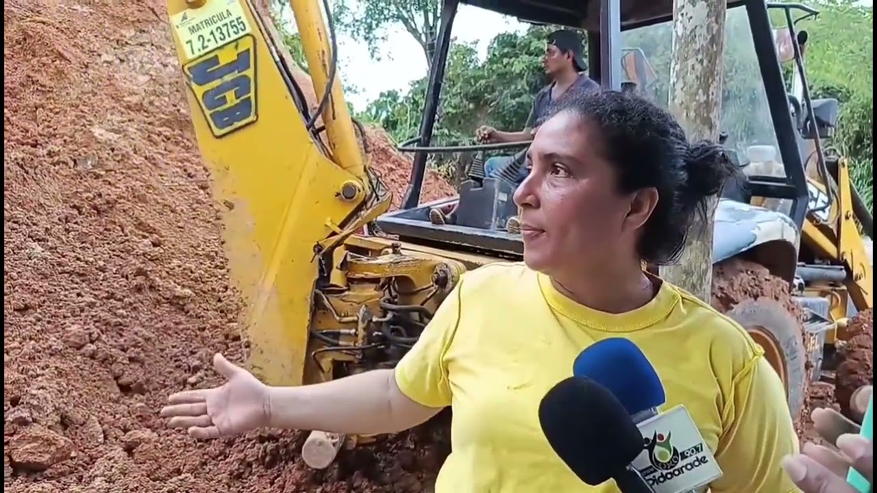 😱 Habitantes de Bellavista en Borbón, afectados por deslizamiento de tierra tras torrencial aguacero