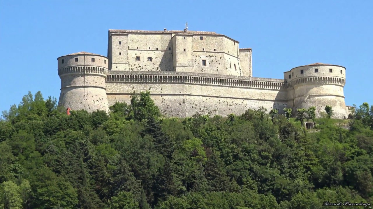 "San Leo e la Rocca". Rimini. Italia in 4K
