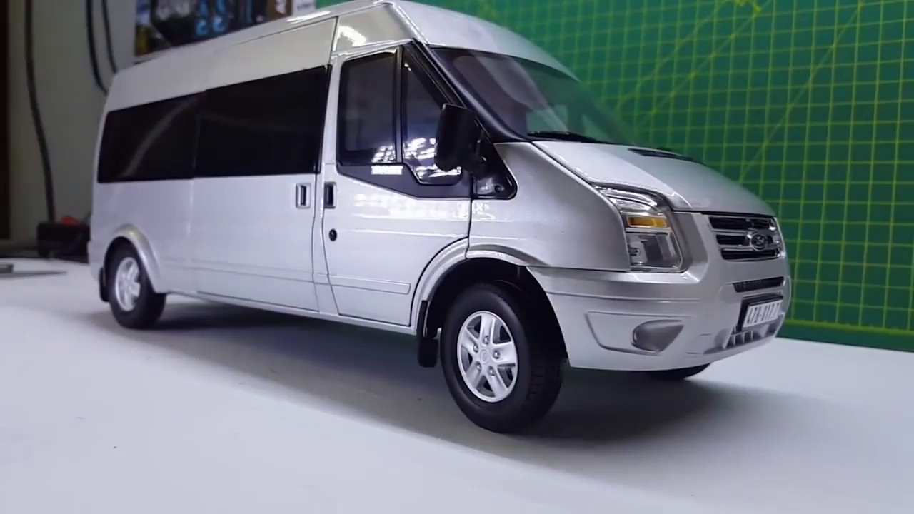 Ford Transit SLX 2016 - Diecast model 1/18 - Unboxing