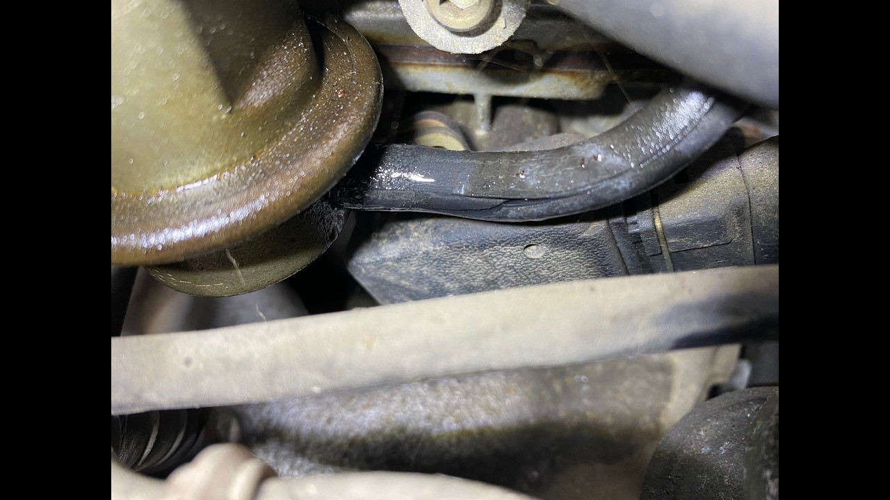 Fix gasoline pressure regulator broken pipe / Nissan Terrano / WD21