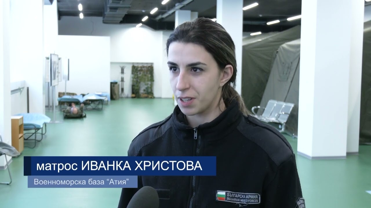 Бойните спасители на ВМС спасяват живот в морска обстановка