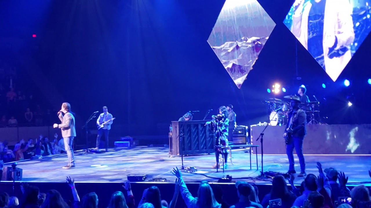Praise you in this storm - Casting Crowns (Live)