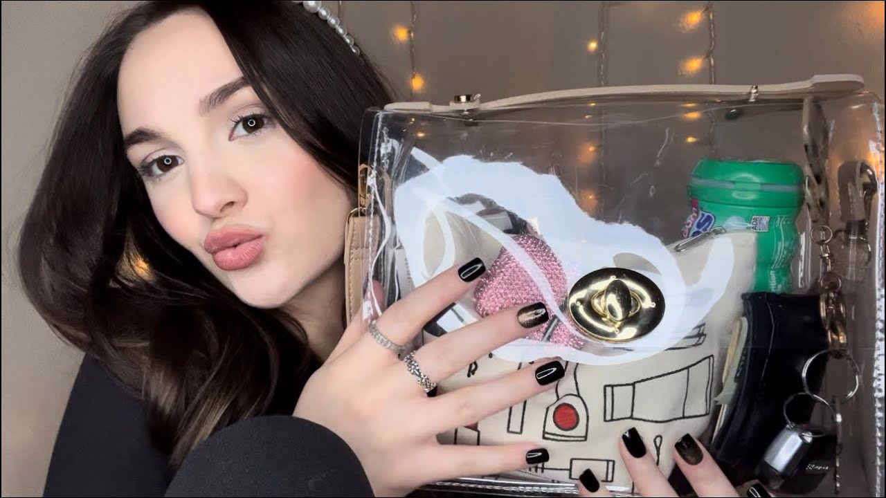 ASMR What's in my bag? 👛🔍