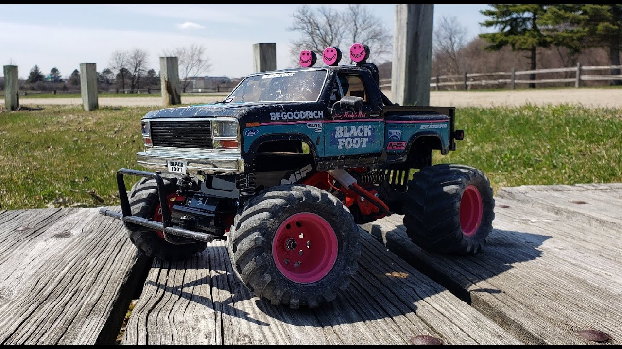 Tamiya Blackfoot Stock Tires vs Lunch Box Tires