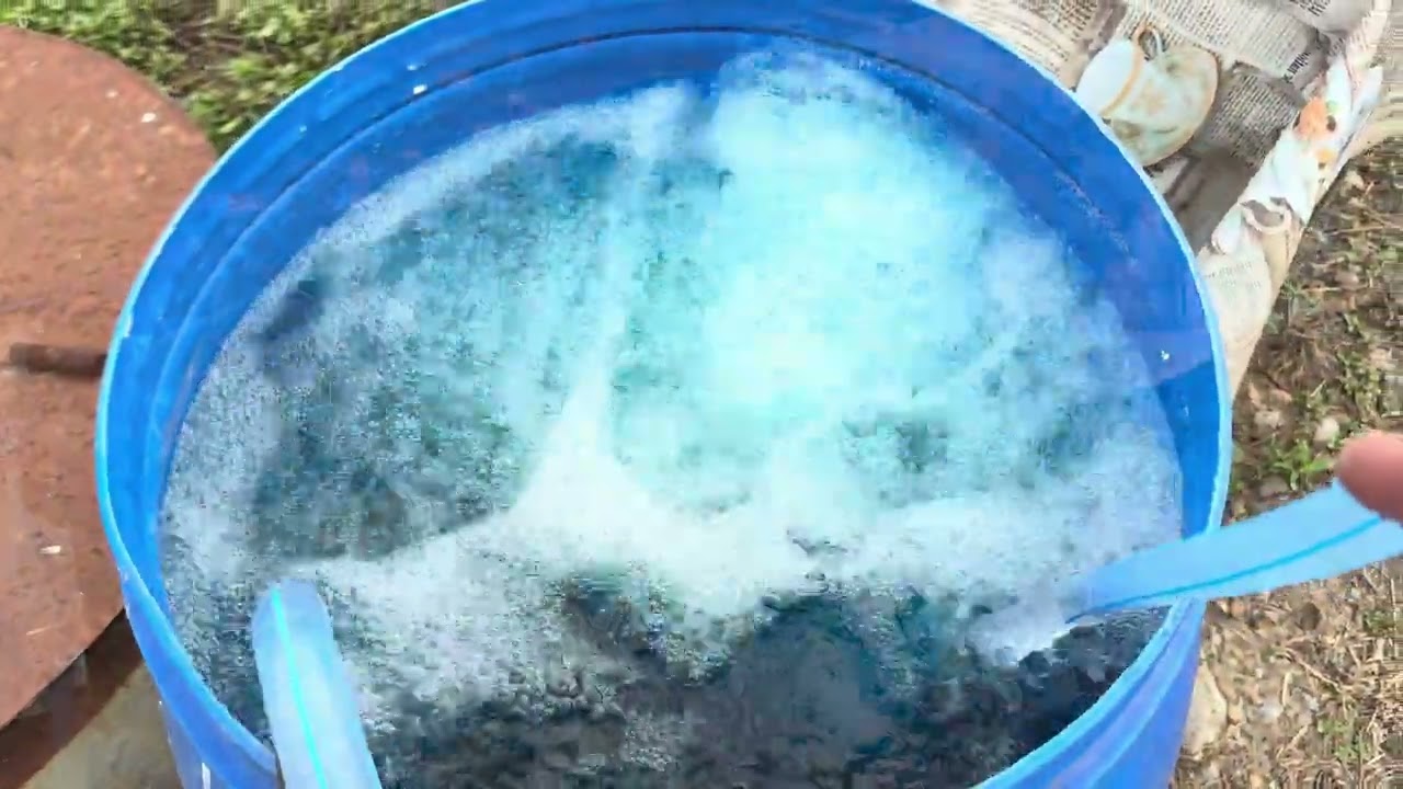Фертигатор из вибрационного насоса для небольшой плантации .