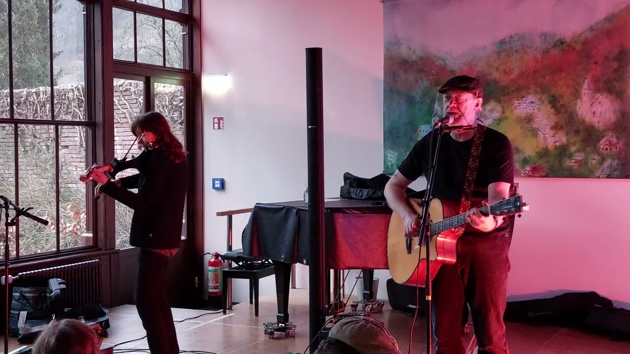 Paddy goes to Hollyhead Duo - Red is the Rose