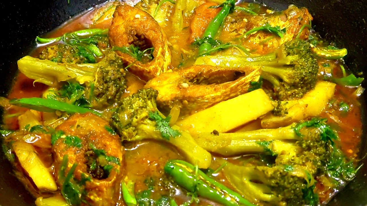ব্রকলি আলু দিয়ে ইলিশ মাছের চমৎকার একটি রান্নার রেসিপি@nowrin cooking ghor. 