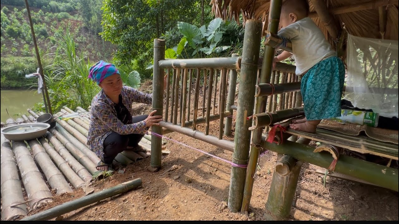Abandoned House - Single Mother Makes a Bamboo Cradle for Her Child | Dung life single