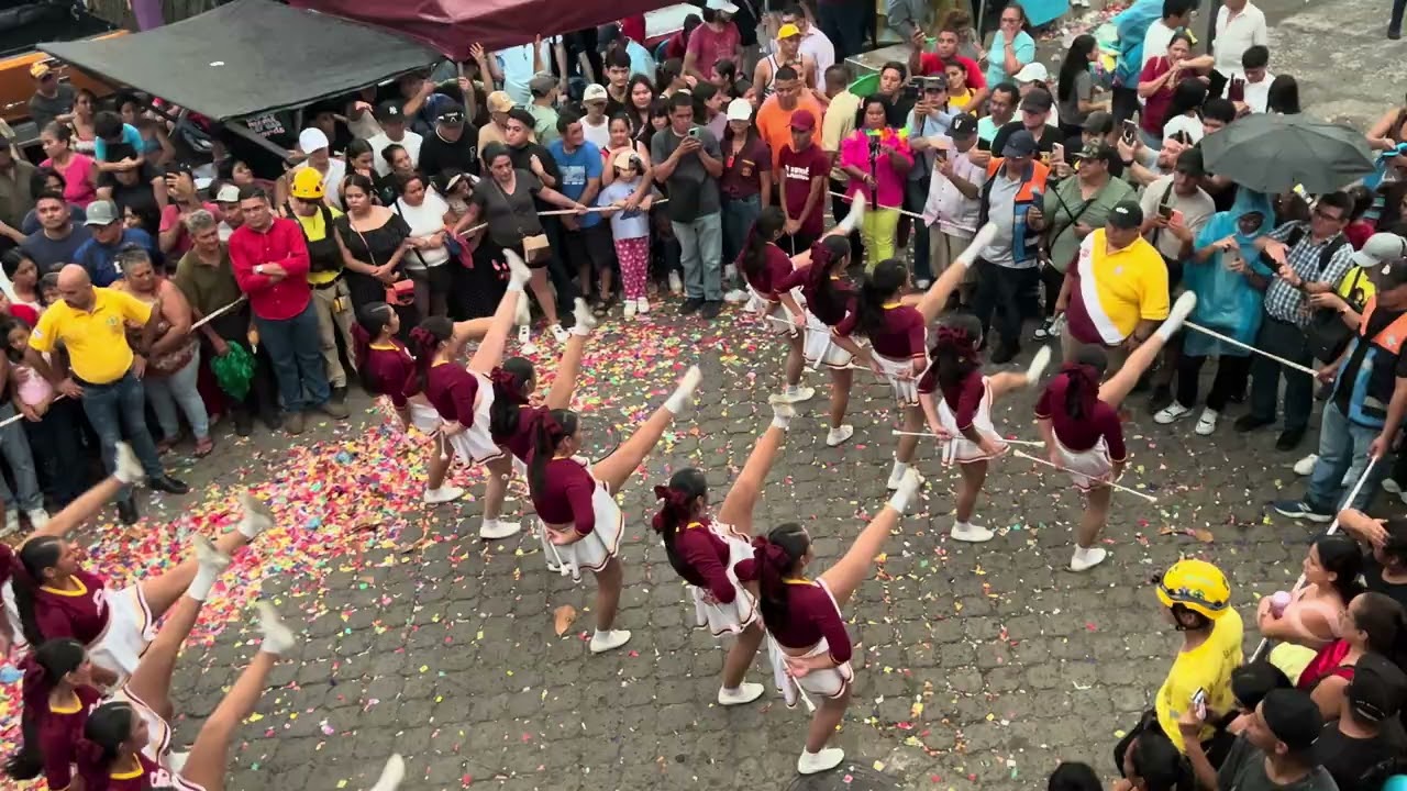 Colegio Salarrué Sonsonate Desfile correo de Nahulingo 2025 BAJO LA LLUVIA - Baile Inolvidable