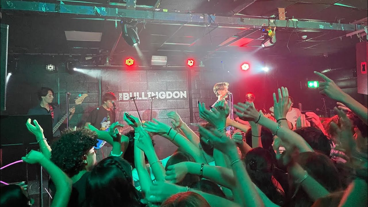 Shotovers - Little Bit Longer (Live at The Bullingdon)