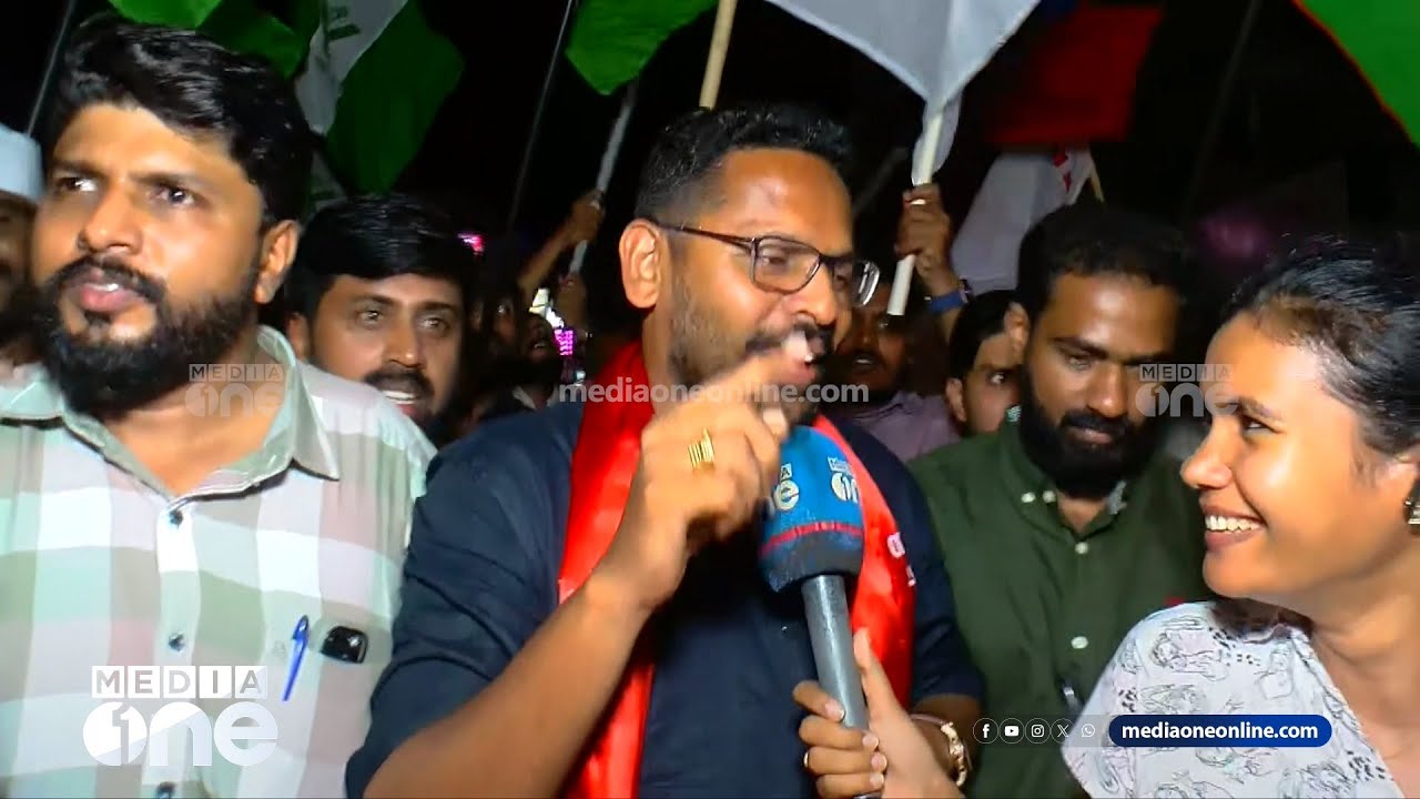 'വൈബ്... പാലക്കാടിനെ ഒന്ന് കുലുക്കി ഉണർത്തണമായിരുന്നു... ഈ രാത്രിയാണിന്ന്...'