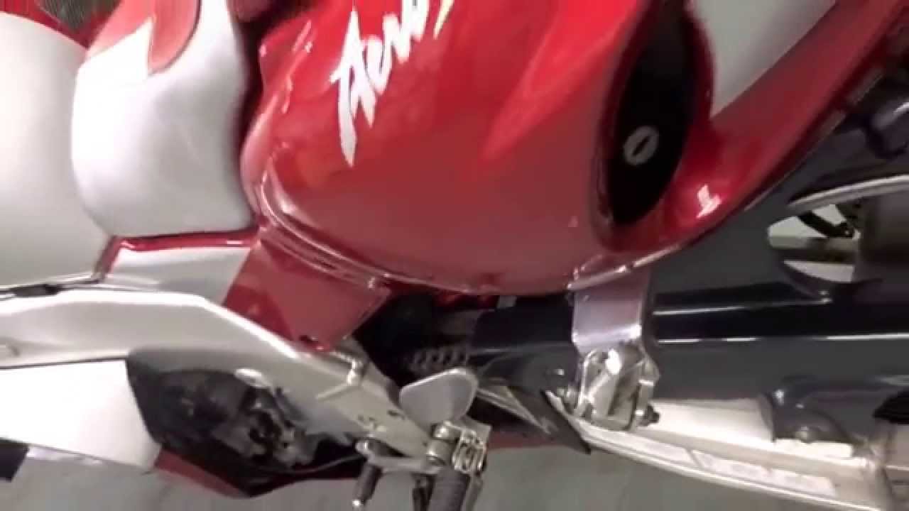 2002 Yamaha YZF1000 Thunderace