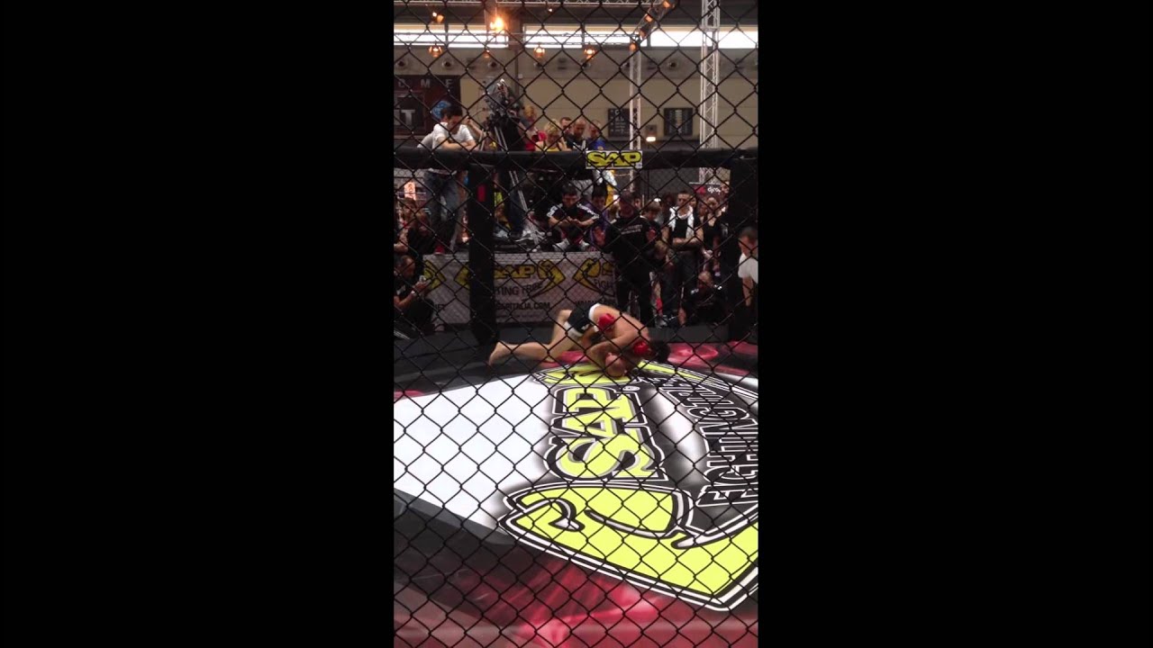 MMA ELITE BATTLE IN THE CAGE RIMINI FINALE  VINCE MANUEL FERRO VS CONTROVERSA FRANCESCO (2).wmv