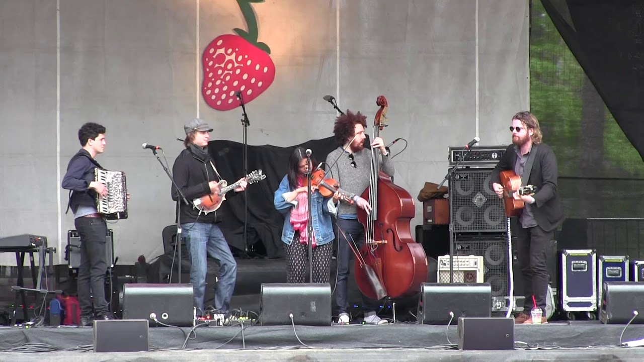New York - Phoebe Hunt & the Gatherers at Strawberry 2018
