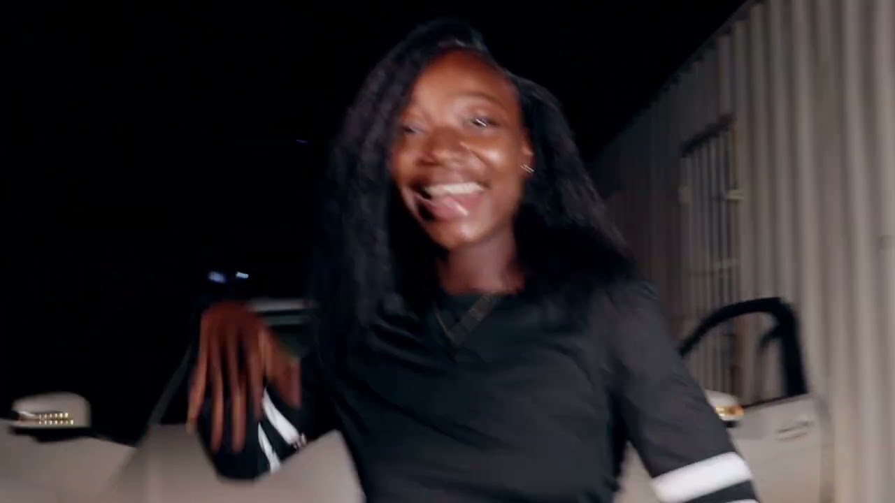 MANO PAPILLON - UN PIEDS ( clip officiel )
