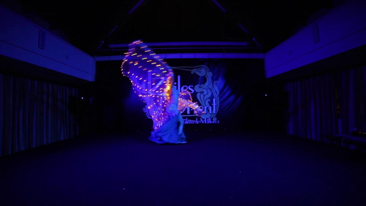 Sylvia Shazadi Espectaculo de luces - Isis Wings Leds lights