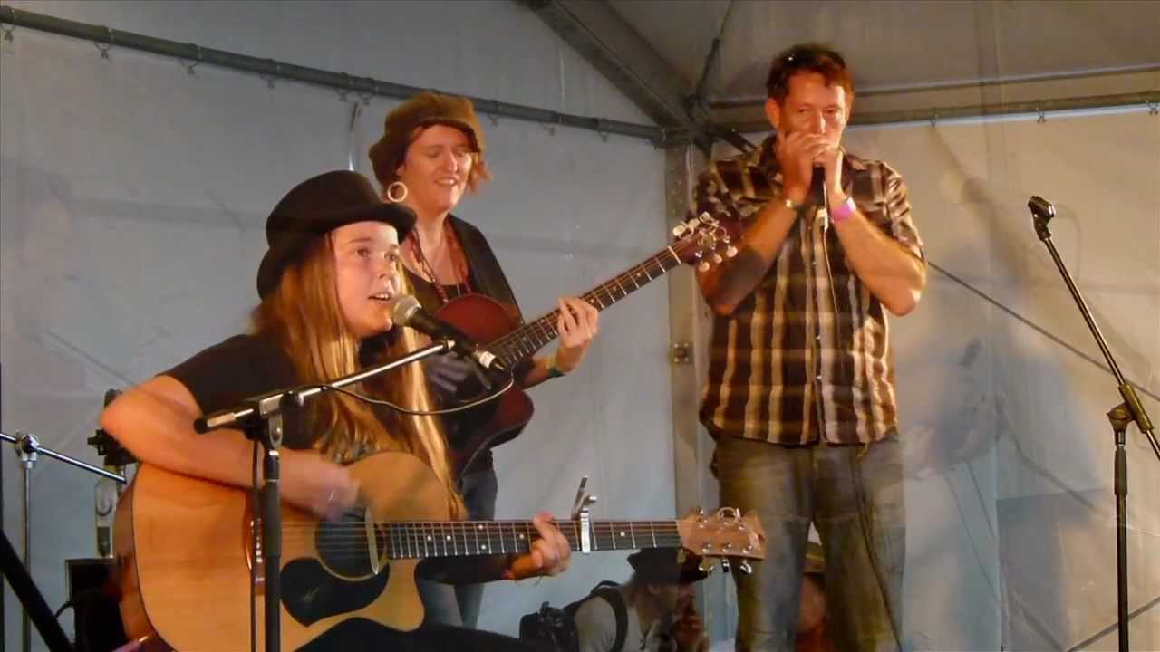 Minnie Marks - You Shook Me All Night Long - Nannup Music Festival, 2013