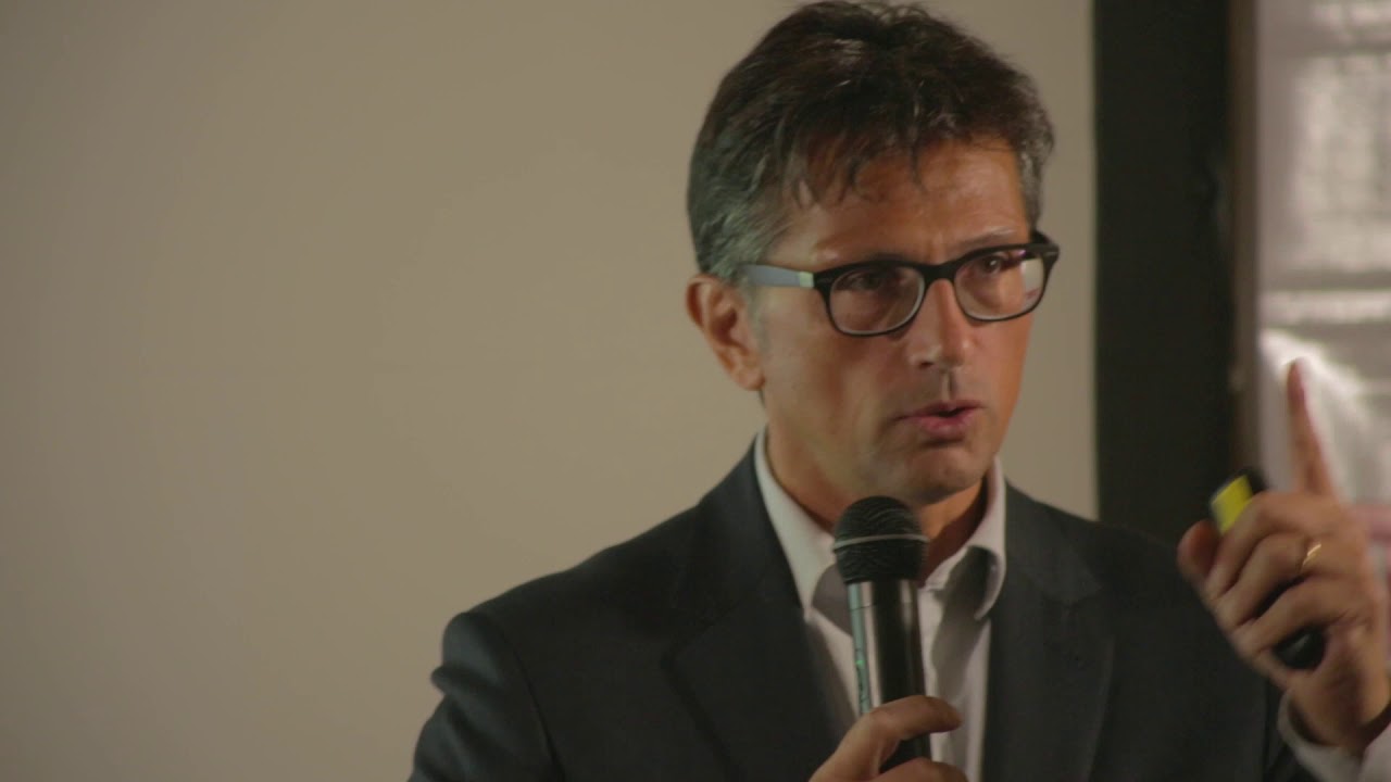 Social Enterprises and the Environment for Social Innovation | Roberto Randazo | TEDxQuitoSalon