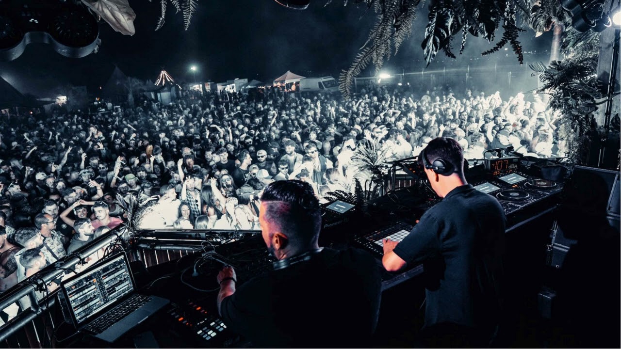 Cosmic Boys - Live Set At Sunday Festival (Airport Montpellier) France
