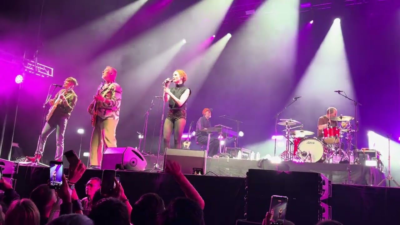 The Cardigans - Carnival. Live 2026 CDMX
