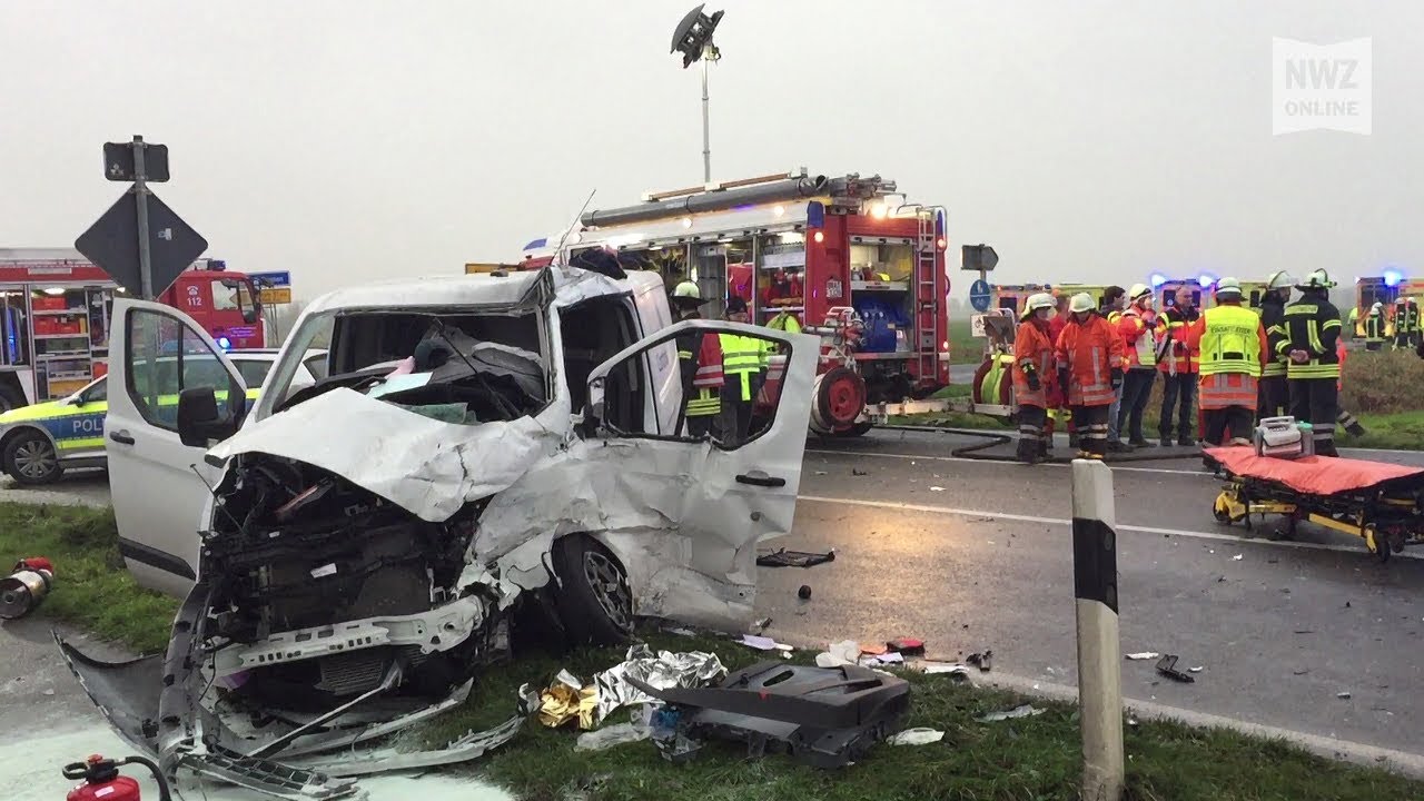 Schwerer Unfall mit Schulbus in Brake
