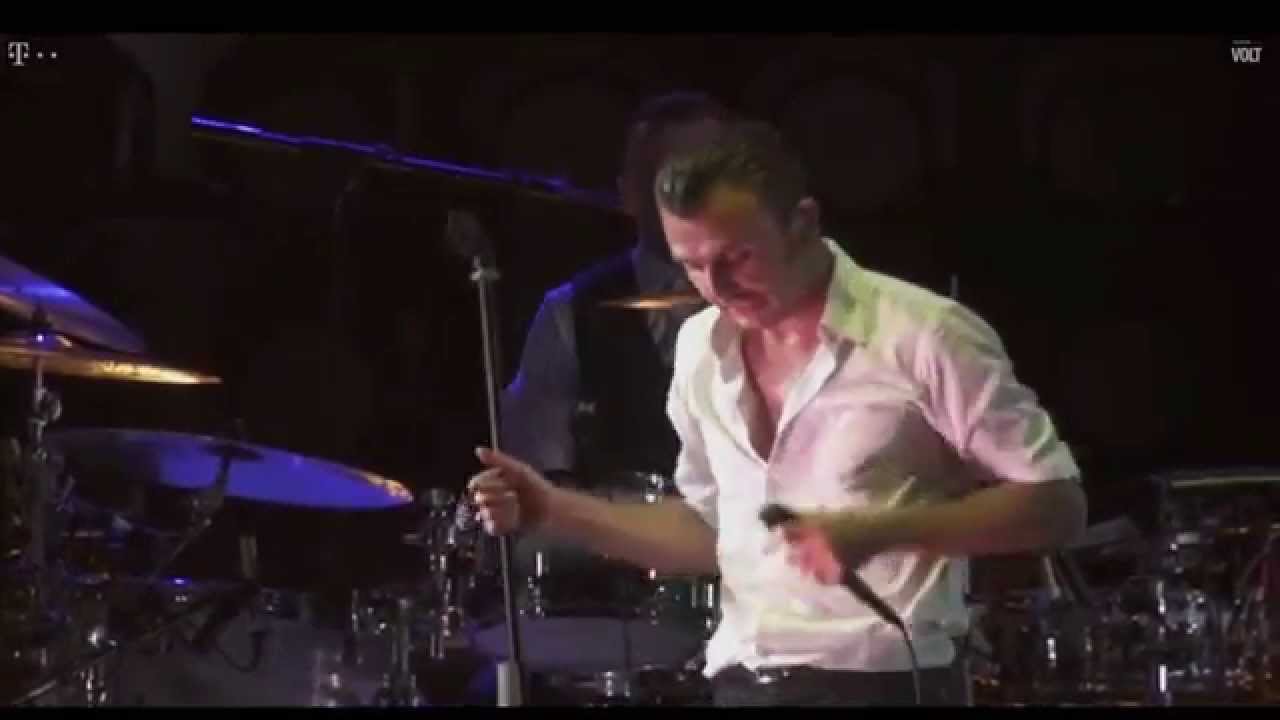 Hurts - Illuminated (live @Volt festival 2014) [HD]