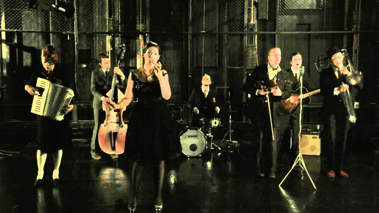 Darya & Månskensorkestern - Tuoksuvat tuomien valkoiset kukkaset