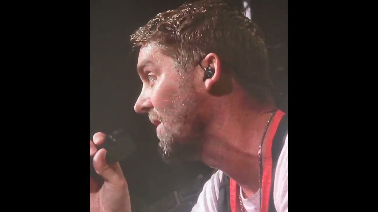 brett young live at charlotye,NC