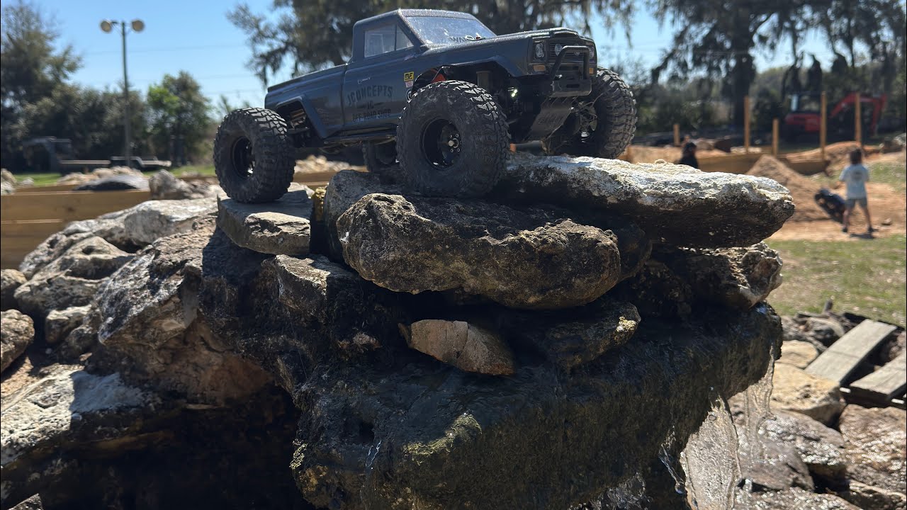 Scale mountain rc in Marion county Florida! Walk thru and crawling