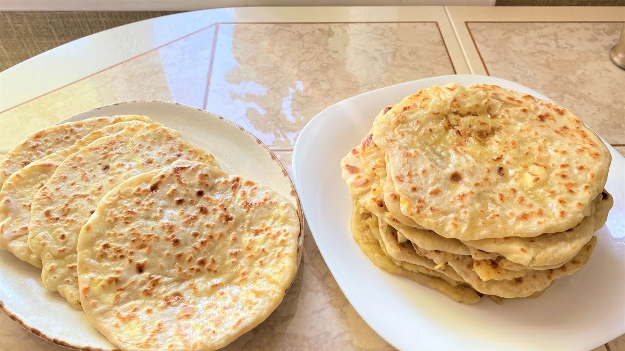 На сухой сковороде классные лепешки с начинкой. Вкусно, легко и просто.