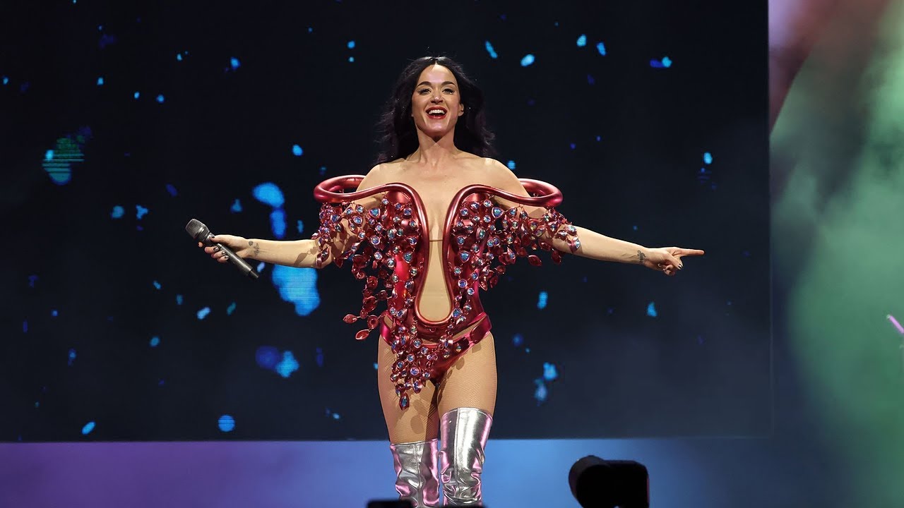 Katy Perry - DAISIES / LIFETIMES (THE LIFETIMES TOUR - Studio Version)