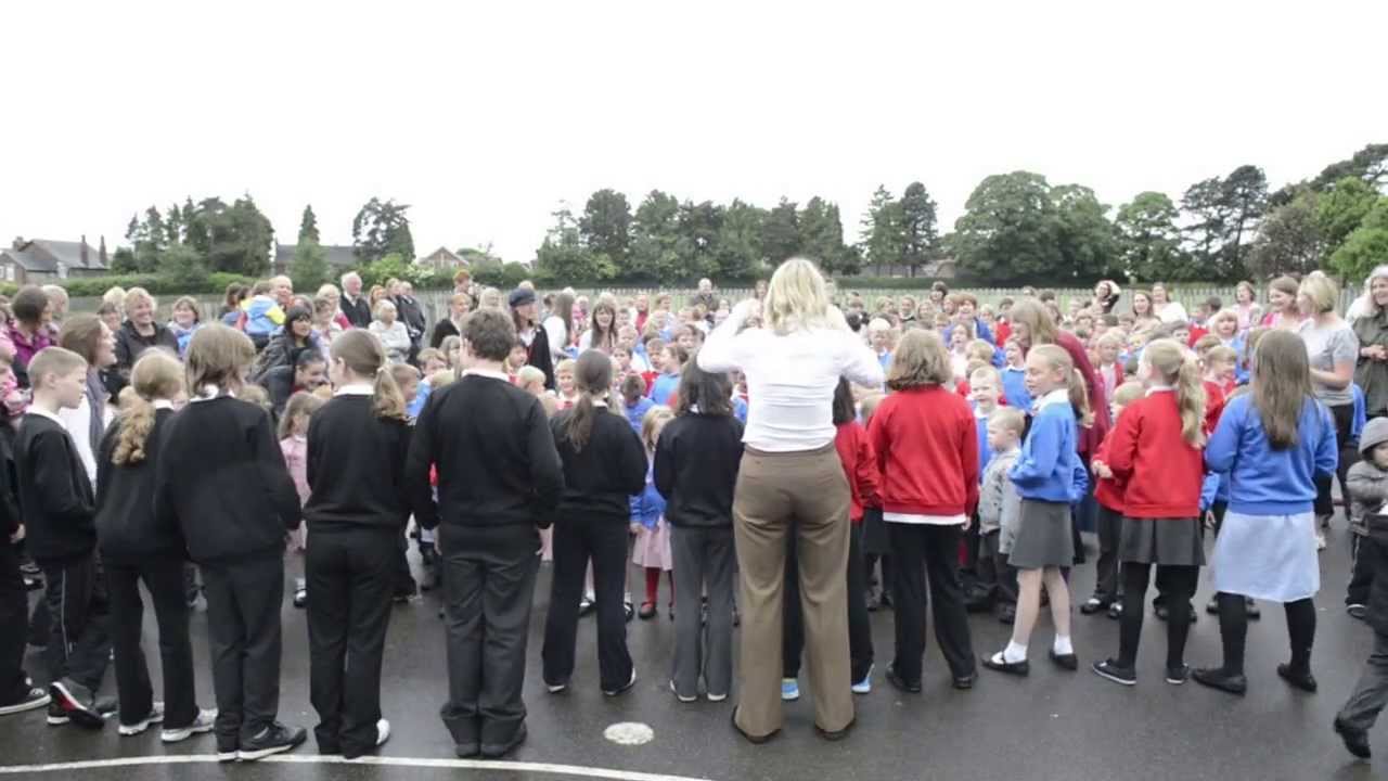 Starbeck Primary School celebrate a great Ofsted report