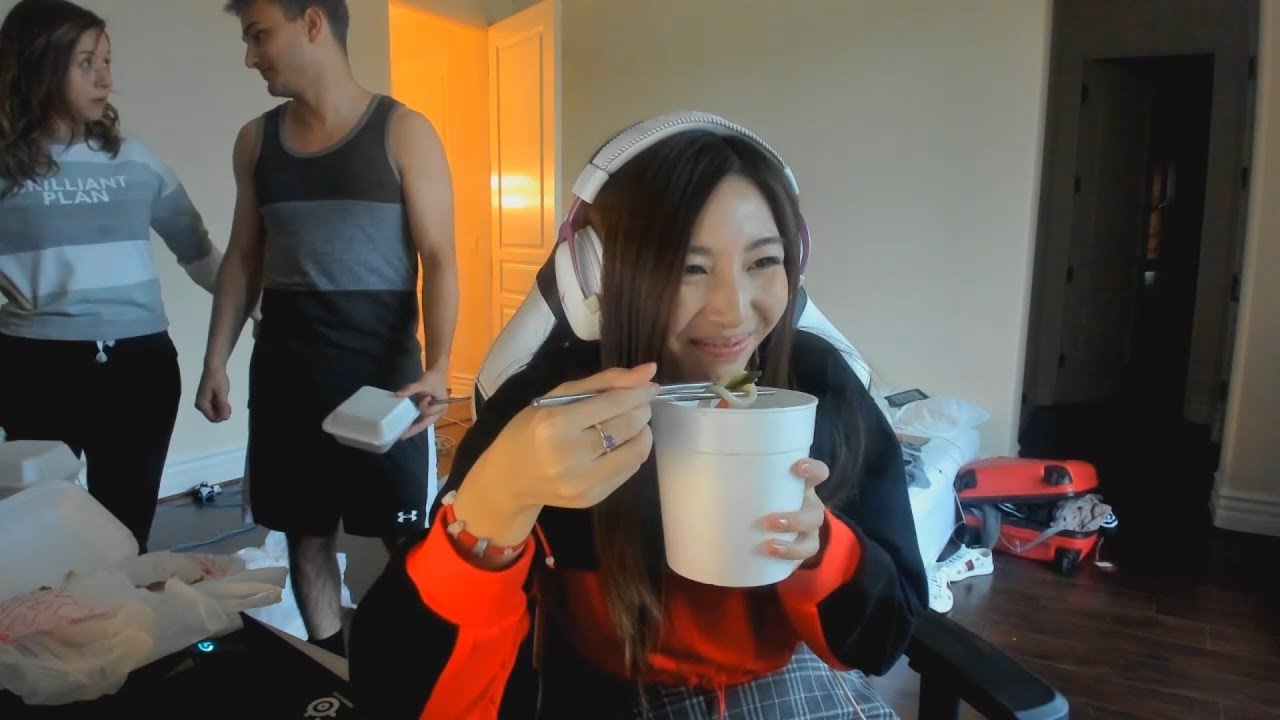 Fed and Poki battle about Mimi │Janet hosts Scarra │OfflineTV Sticker │Twitch Highlights #84