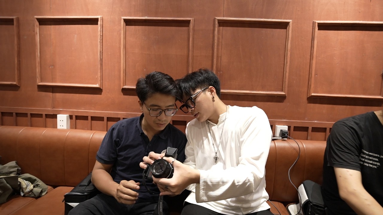 Anh Em H&agrave; Nội Chơi M&aacute;y Film Qu&aacute; Khủng! | Offline Saleto Filmmaking