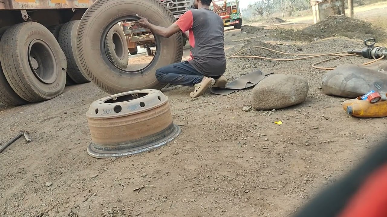 18 chakka tailor ka Karan ka donon tyre khatm,||🚚 #dehativlog #viral #videosviral #myfirstvlog 