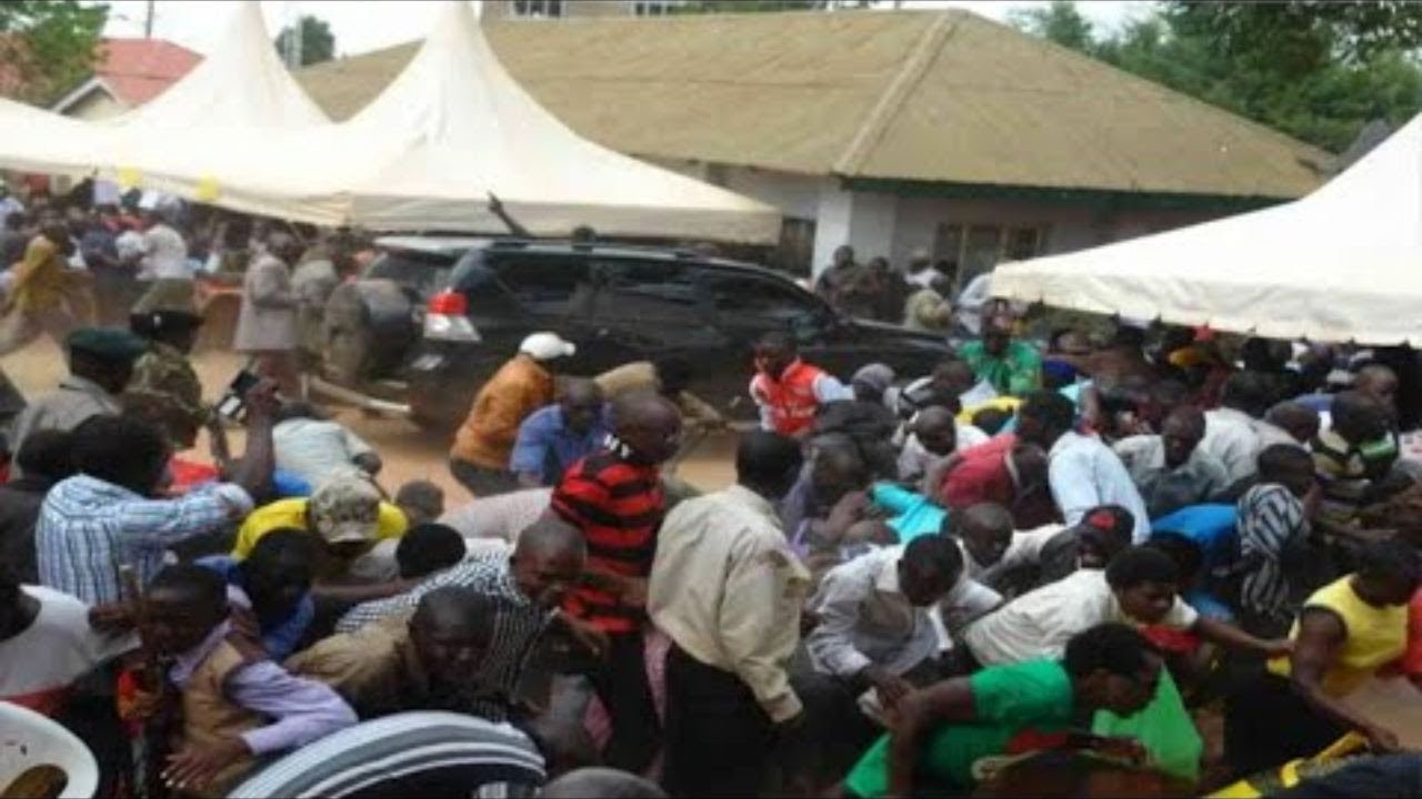 CHAOS ERUPTED IN NAROK DURING BURIAL AFTER SEN SIFUNA SILENCED UDA LEADERS LECTURING RUTO LIKE A KID