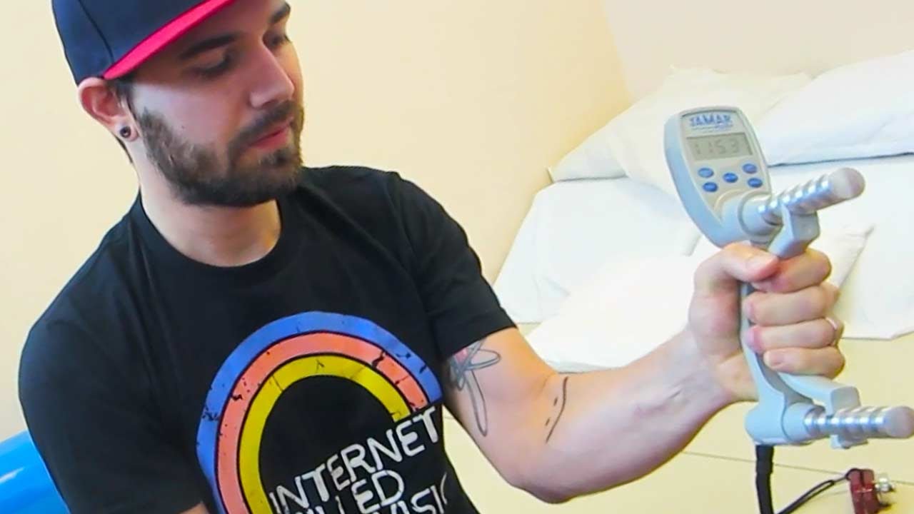 STRONGEST MAN TEST! (11.26.13 - Day 1671)