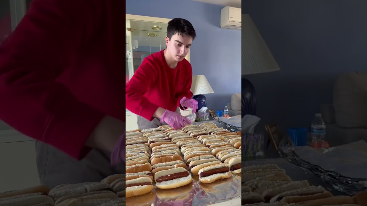 100 Hot-Dogs For People in Need