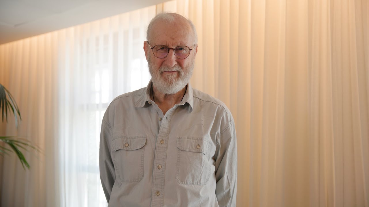 Actor and activist James Cromwell shares his story 💚🐷