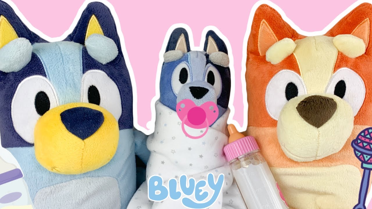 Bluey & Bingo help take care of BABY SOCKS! 🍼 🎀  Bluey and Bingo Toys from Disney 💙 Pretend Play!