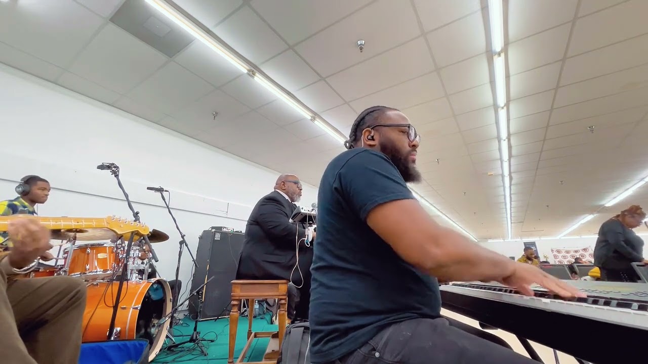 Be Grateful - Destiny Worship Center Band & Chorale Sunday Night Church (Walter Hawkins)