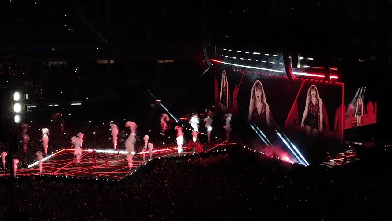Taylor Swift - Rep intro + Ready for it?... - Live The Eras Tour (Rio de Janeiro 17/11)