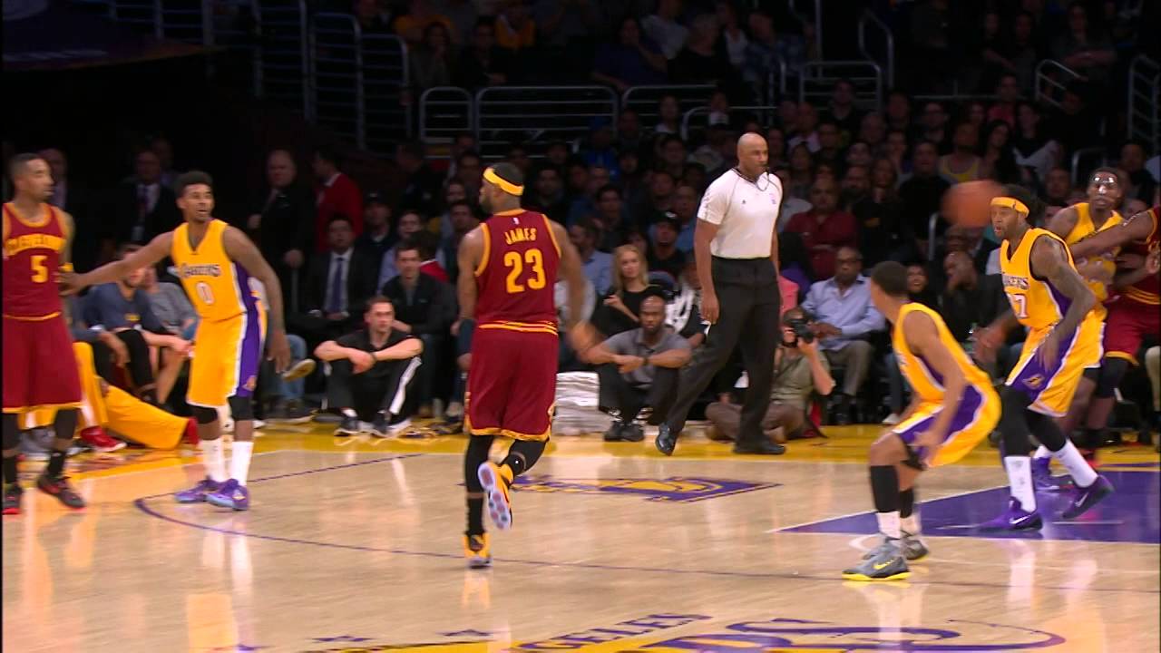 LeBron James Fires No-Look Pass to Love for the Slam
