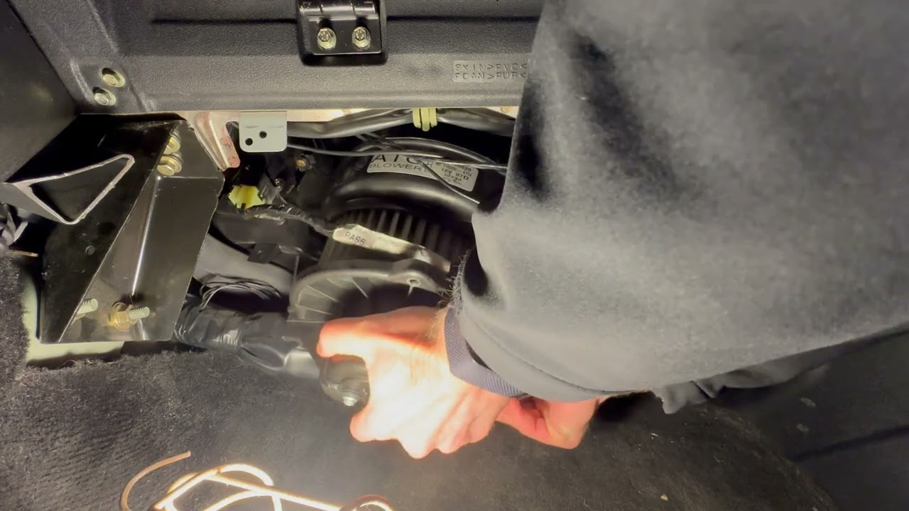 Land Rover Disco 2 - Blower Motor service