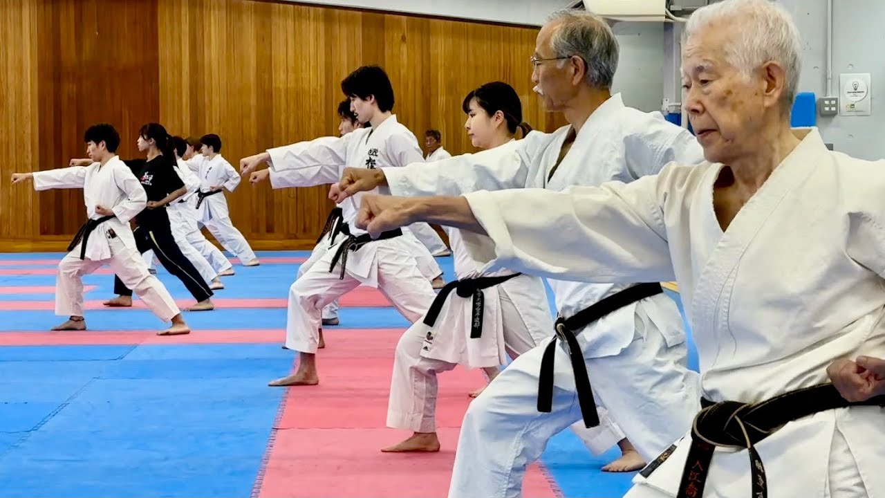 【Karate】Young and old both strike and kick with all their might!  Tokyo City University Karate Club