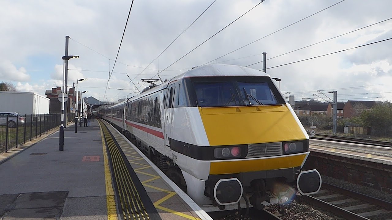 LNER InterCity 225s at Grantham (07/03/2023)