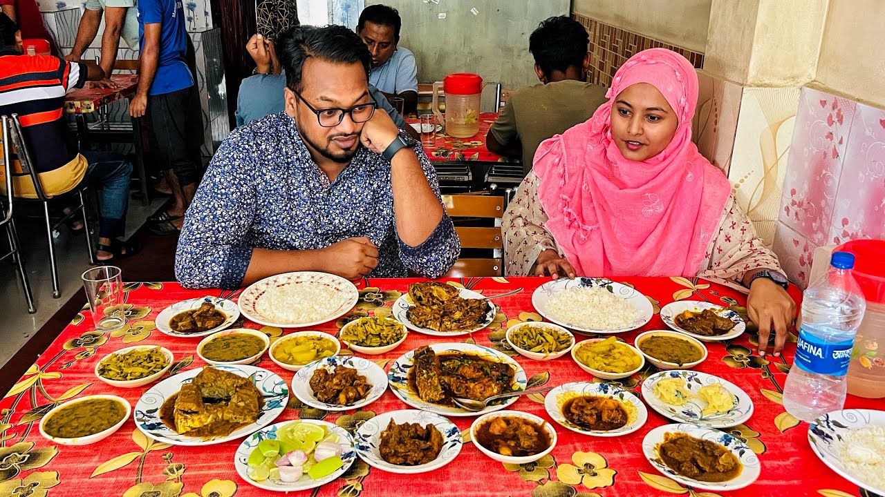 তেতুলতলা টং ঘরে বরিশালের সবচেয়ে মজার বাংলা খাবার শান্তা আপুর সাথে - পাটশাকের ডাল, জিনিসটা অস্থির 🔥